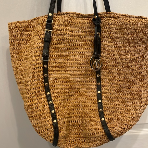 Like new! Michael Kors raffia handbag - Picture 2 of 11